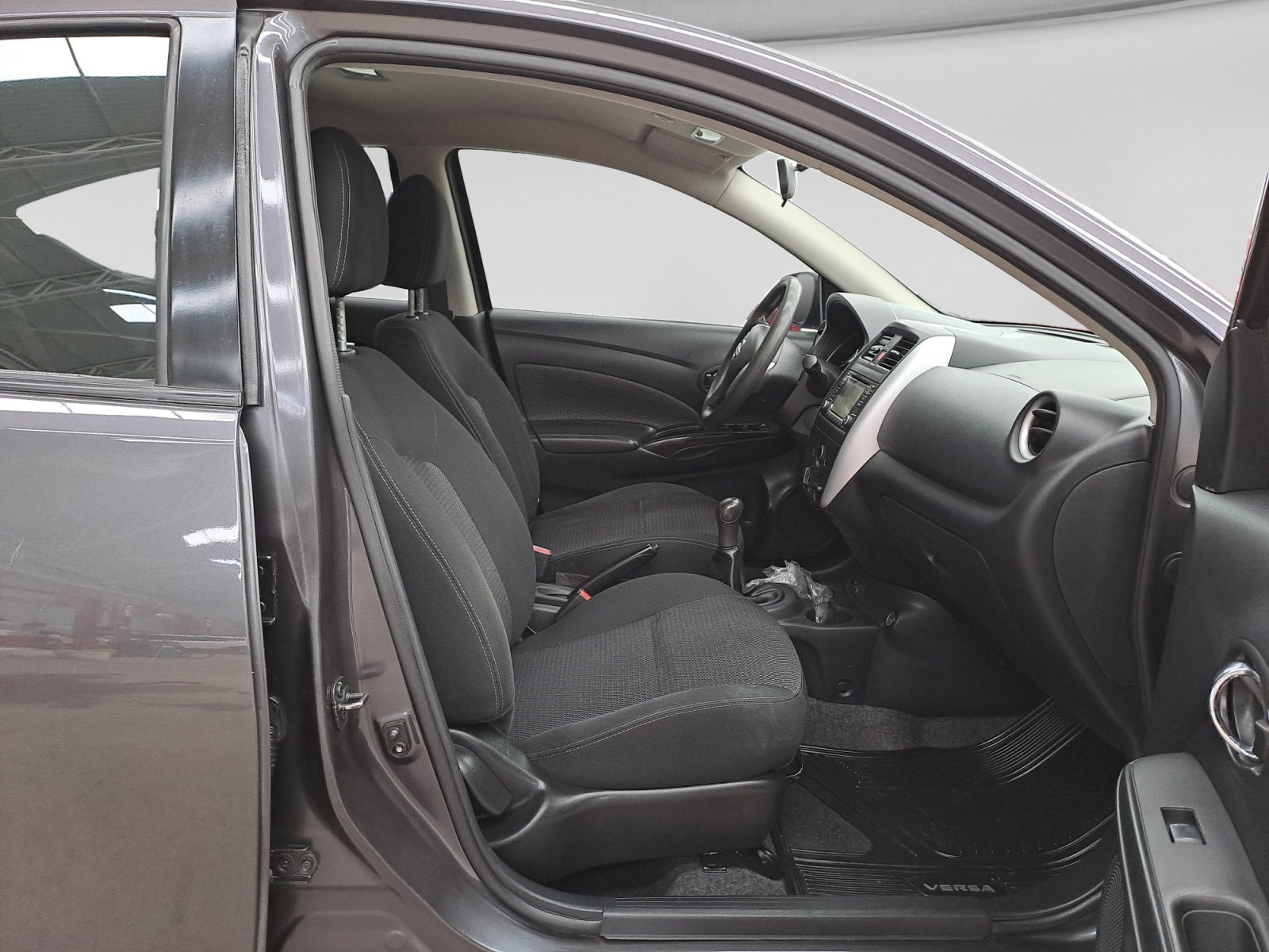 2019 Nissan VERSA ADVANCE MT AC