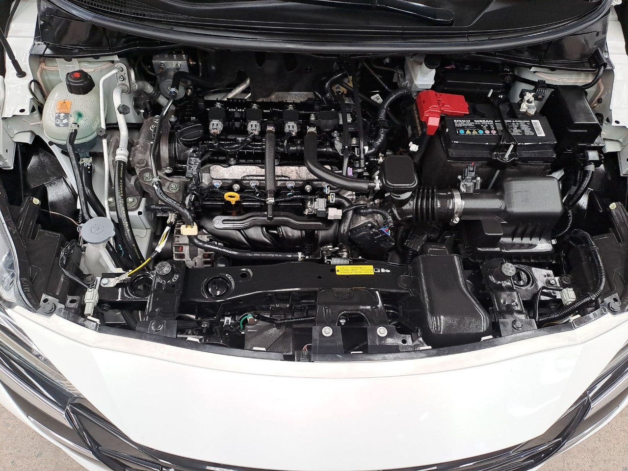 2025 Nissan VERSA ADVANCE CVT 25
