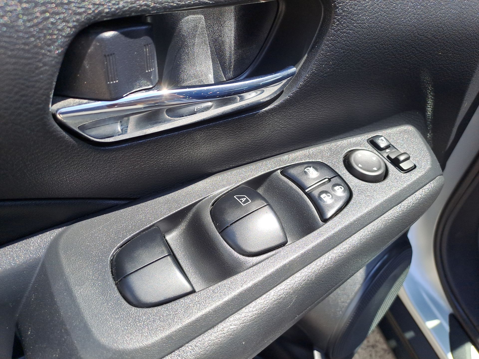 2024 Nissan KICKS PLATINUM E-POWER 24