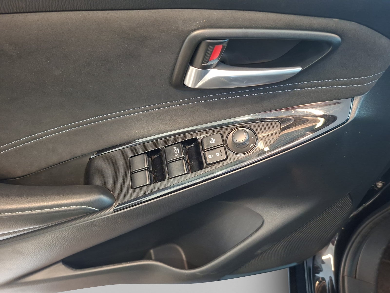 2023 Mazda MAZDA2 MHEV CARBON EDITION TA