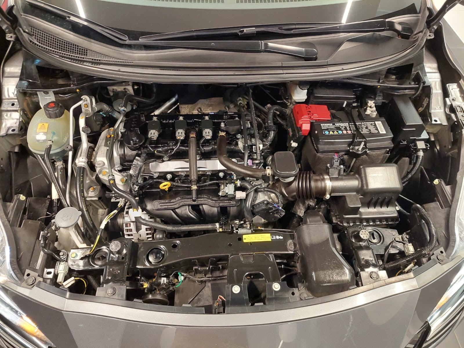 2025 Nissan VERSA ADVANCE MT 25