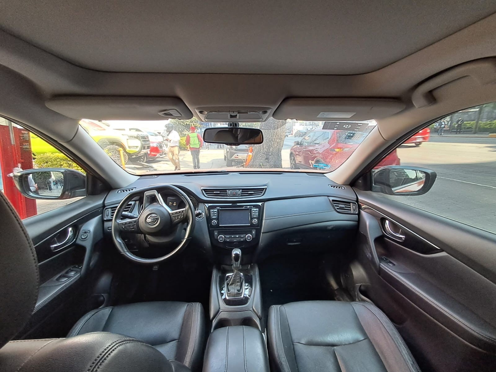 2020 Nissan X-TRAIL X-TRAIL HIBRIDO 5 PUERTAS CVT 2.0L