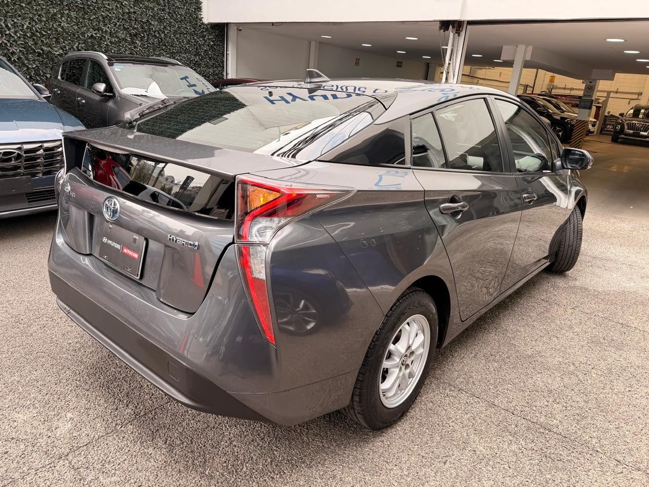 2016 Toyota PRIUS BASE CVT