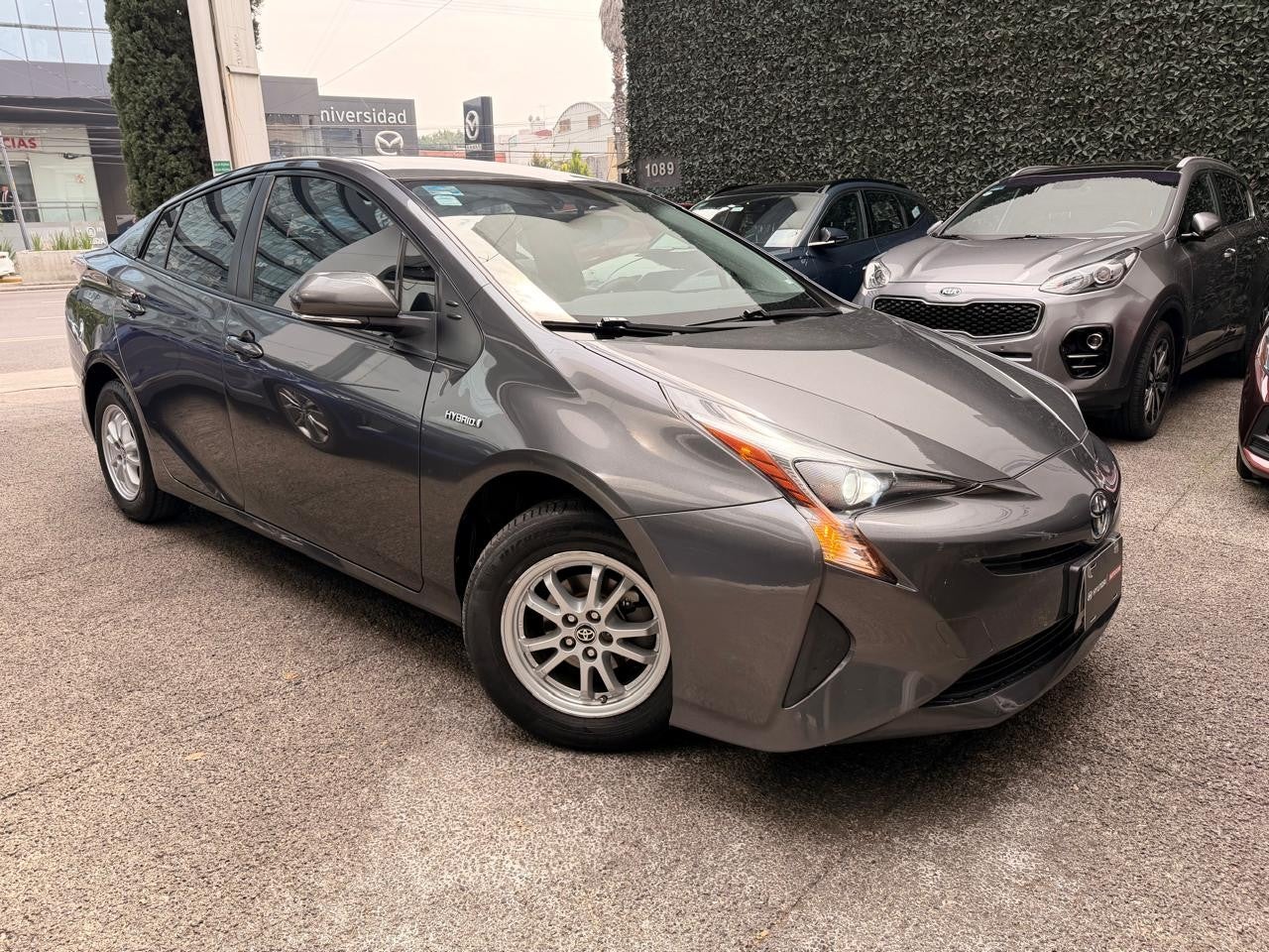 2016 Toyota PRIUS BASE CVT