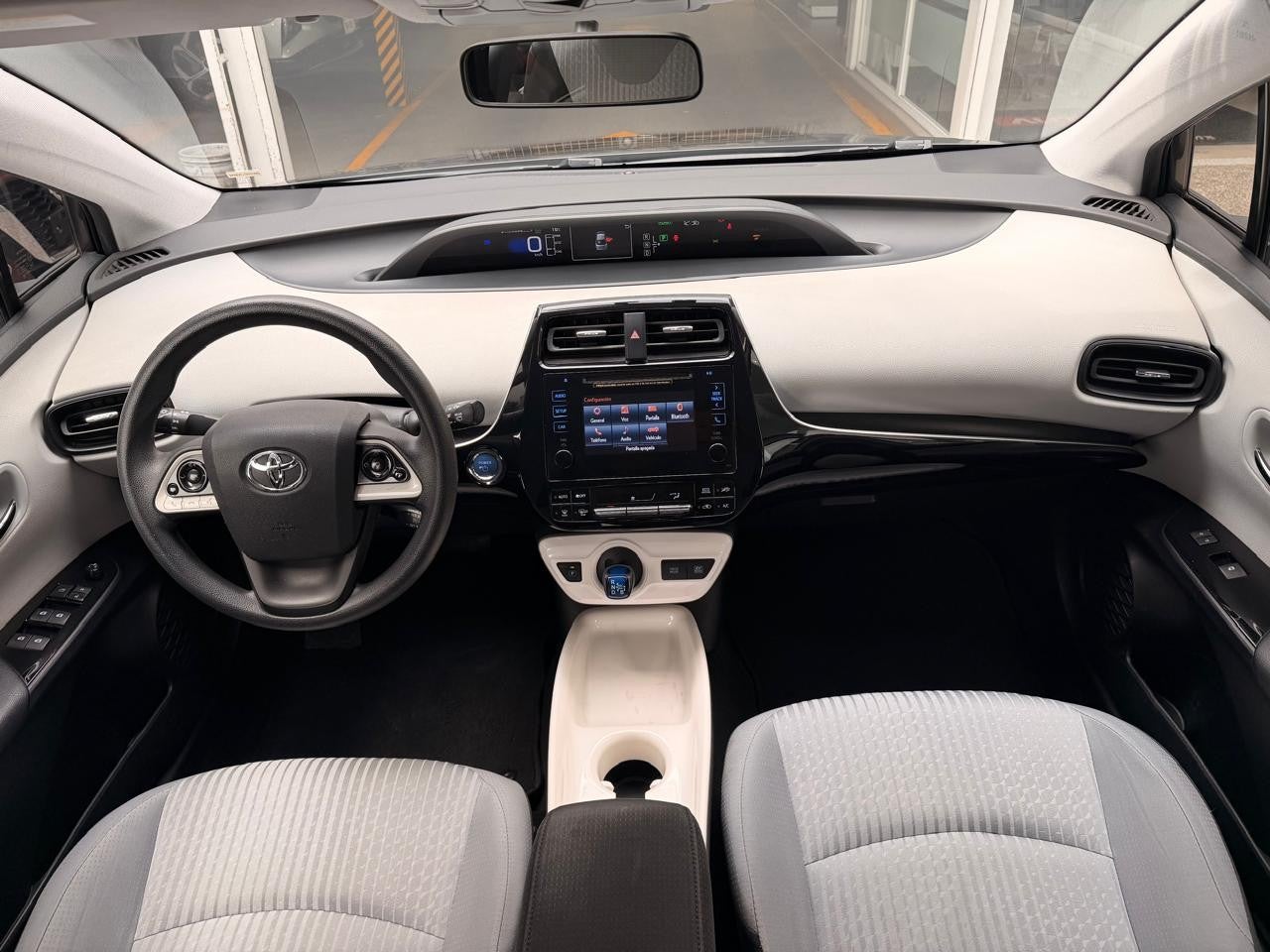 2016 Toyota PRIUS BASE CVT