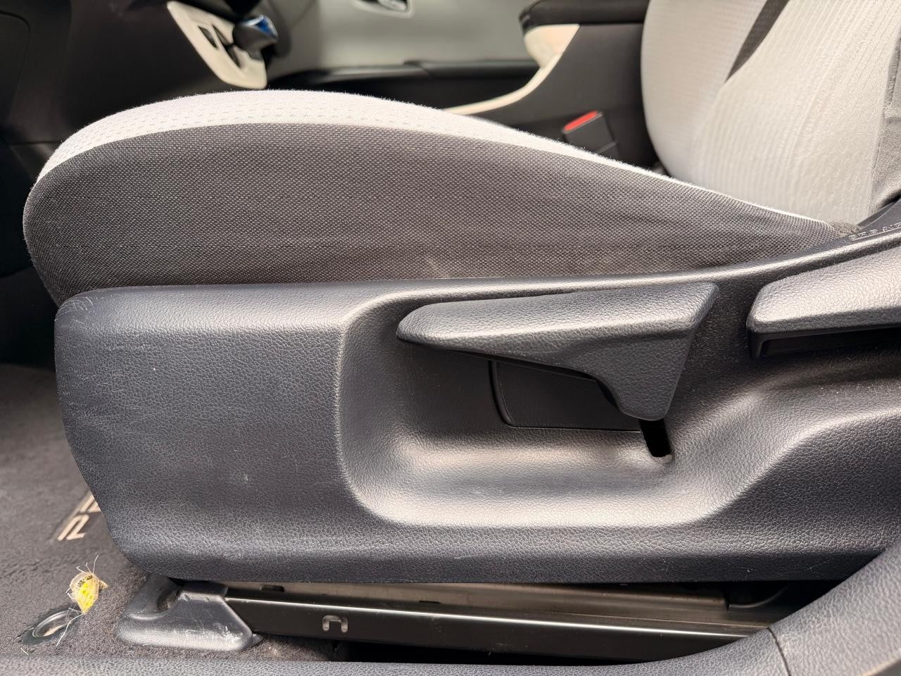 2016 Toyota PRIUS BASE CVT