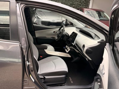 2016 Toyota PRIUS BASE CVT
