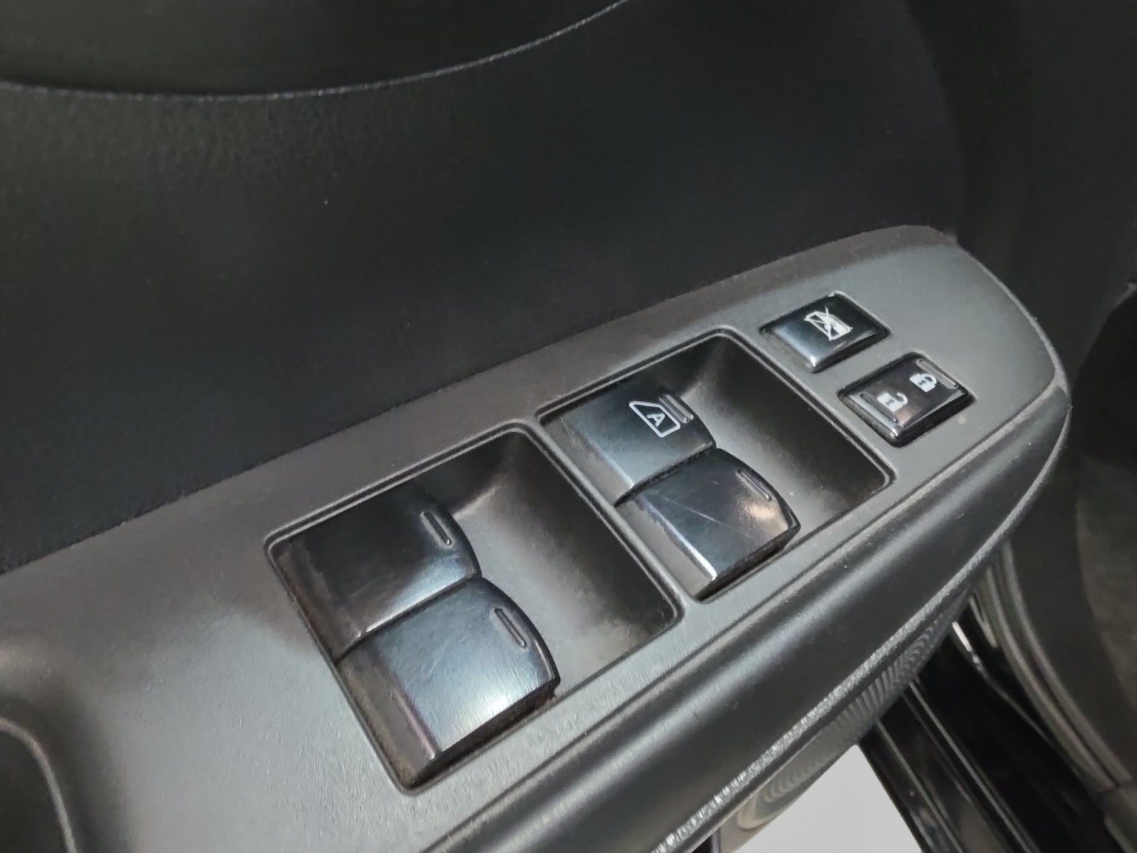 2014 Nissan VERSA ADVANCE TA AC