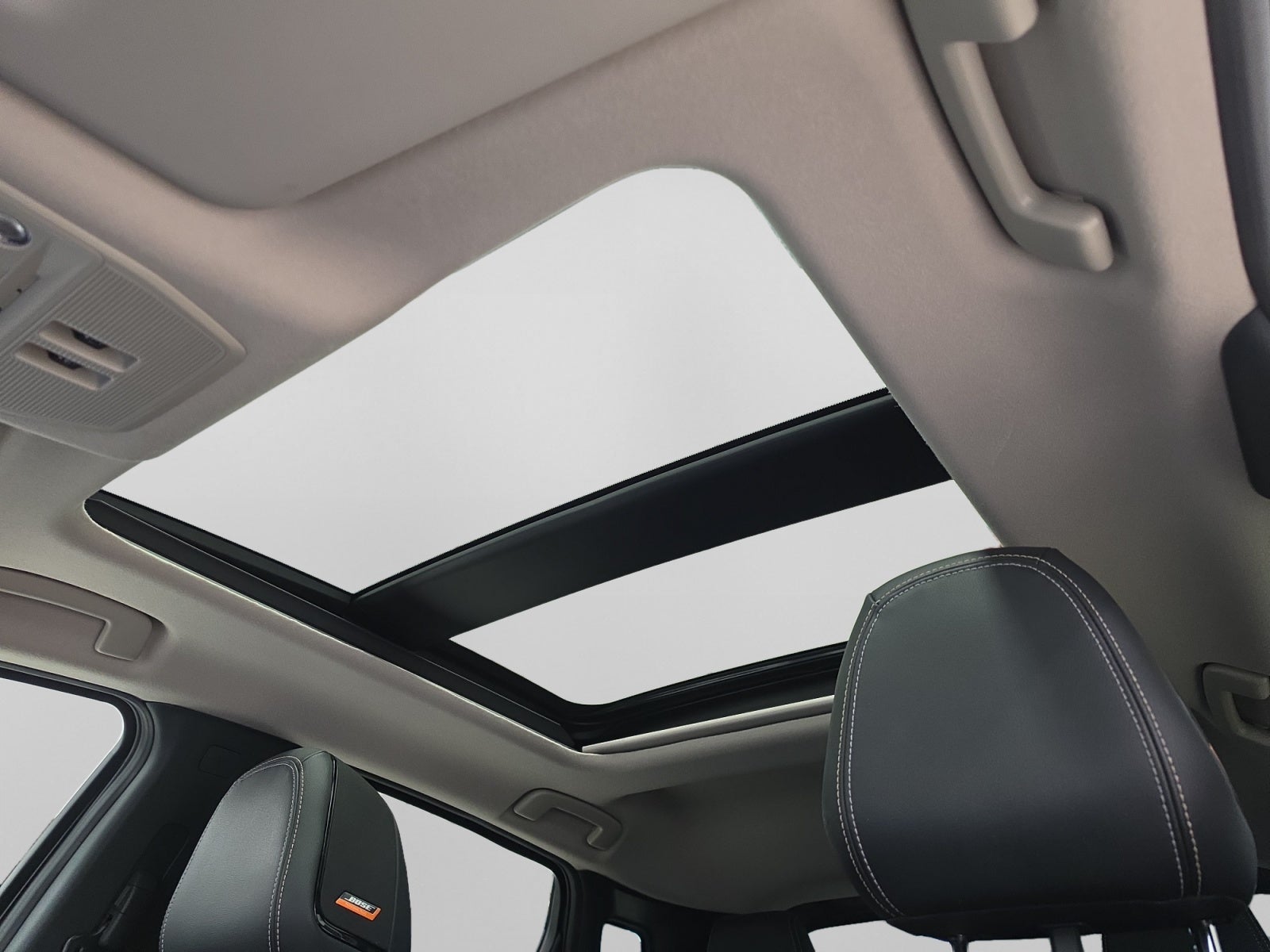 2025 Nissan KICKS PLATINUM CVT 25