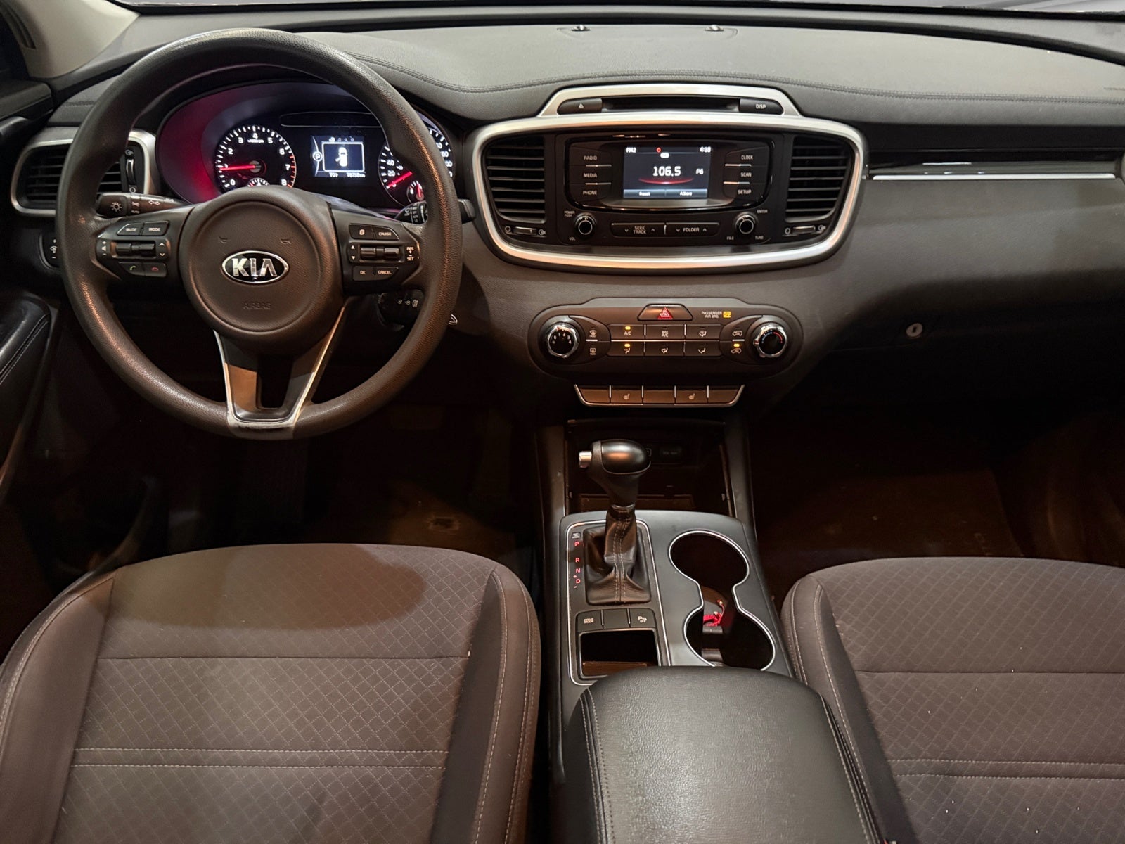 2018 Kia SORENTO LX 2.4 AT