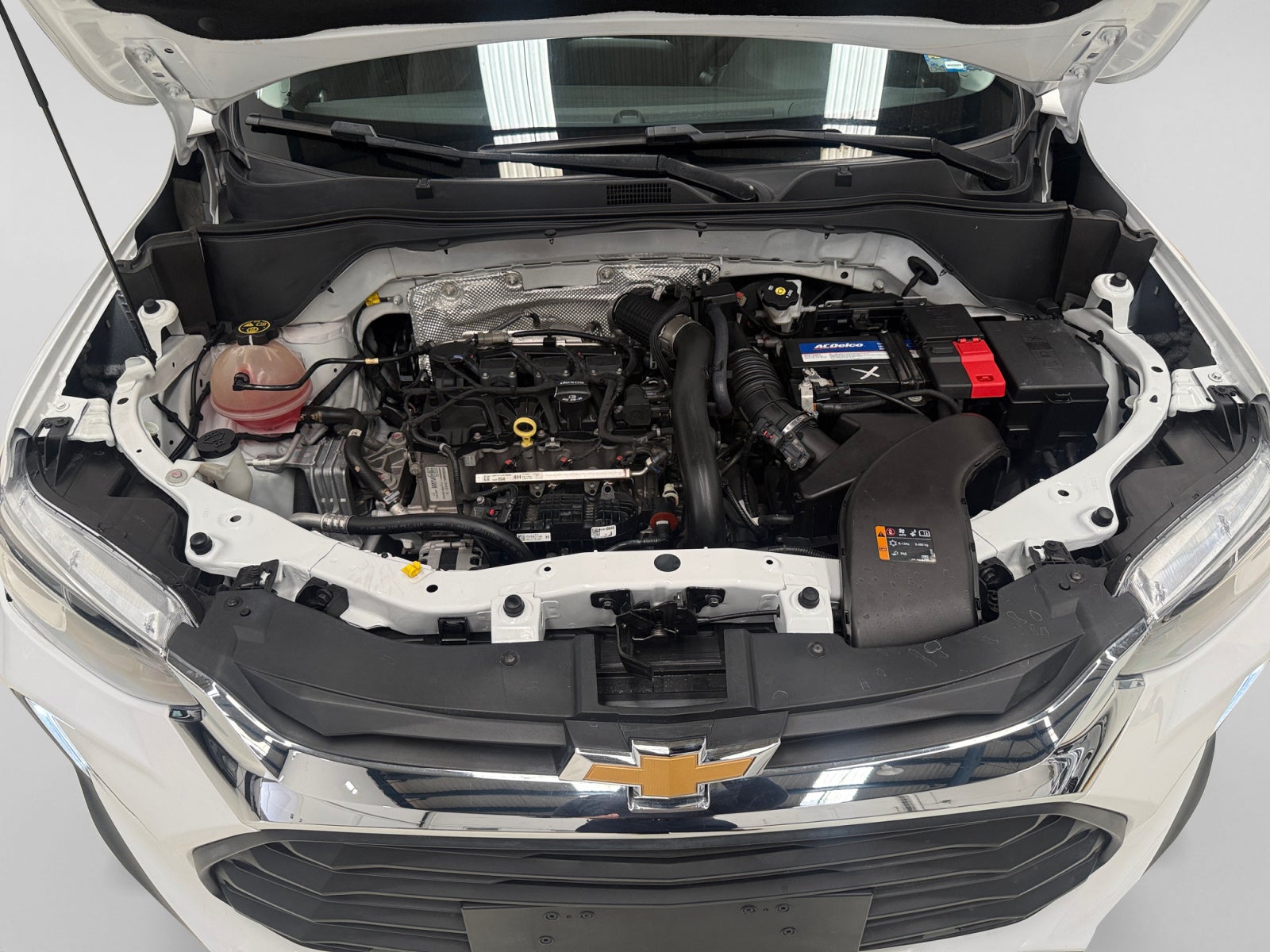 2023 Chevrolet TRACKER LS B