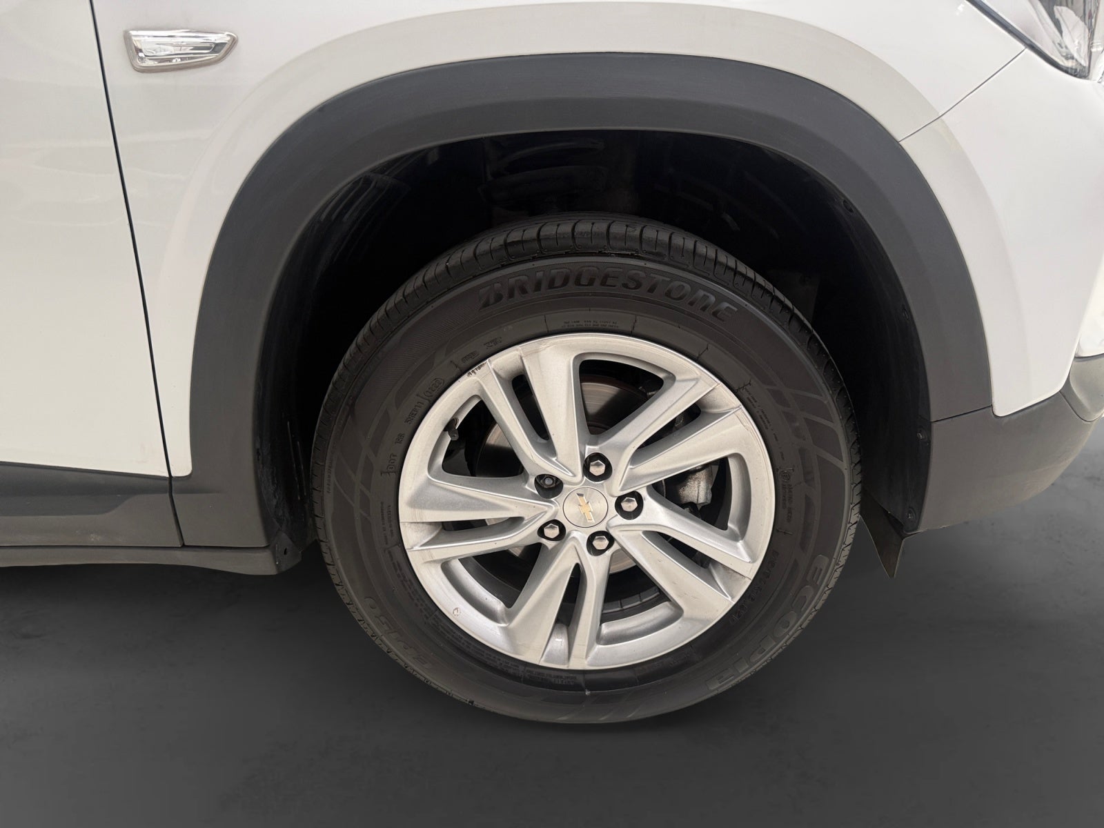 2023 Chevrolet TRACKER LS B