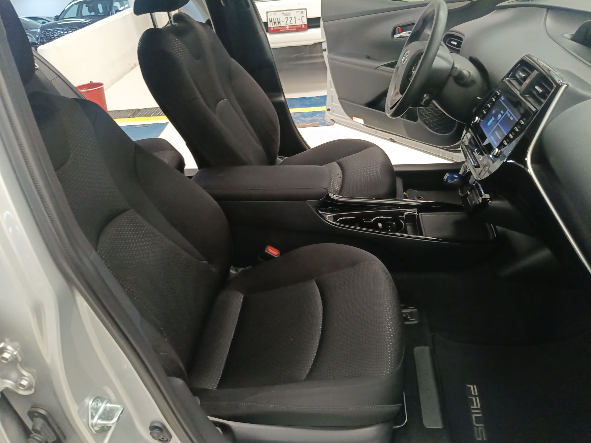 2021 Toyota PRIUS BASE BASE