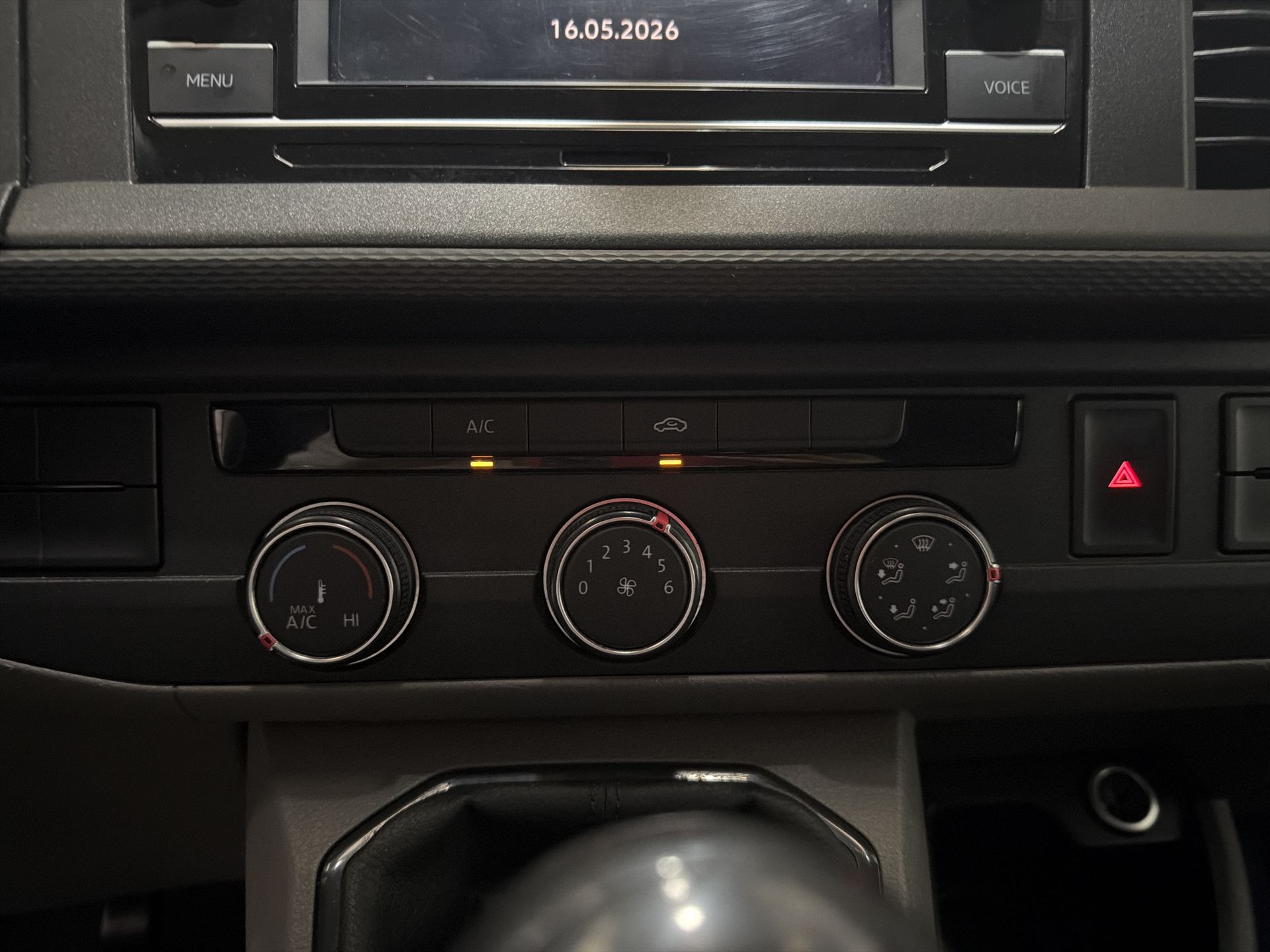 2022 Volkswagen TRANSPORTER DIESEL PANEL 6.1 CARGO VAN MT