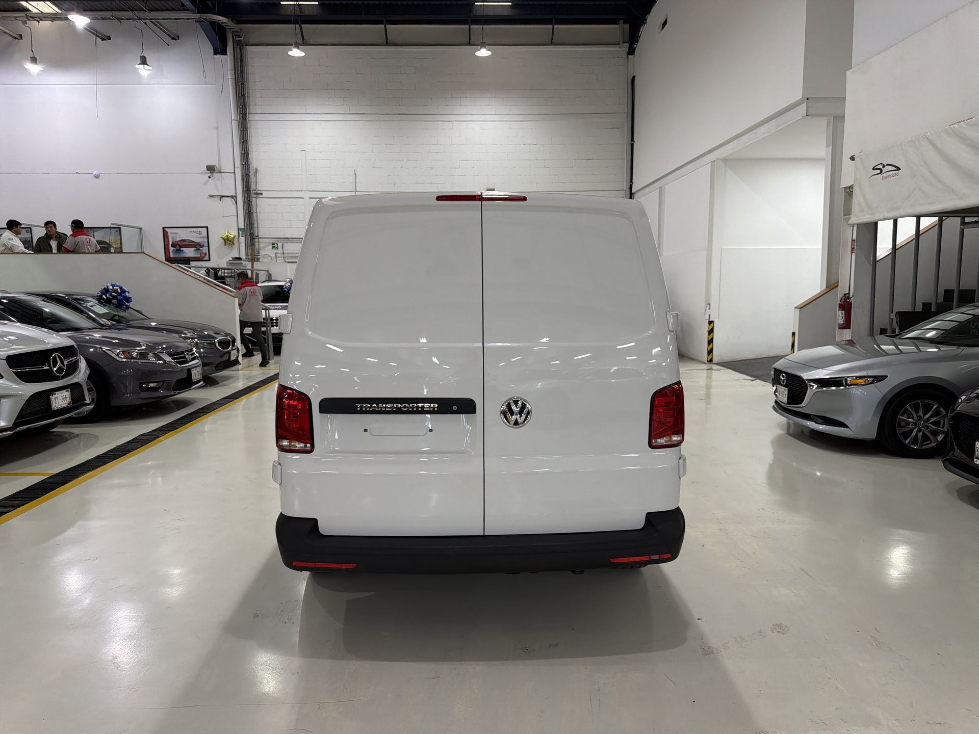 2022 Volkswagen TRANSPORTER DIESEL PANEL 6.1 CARGO VAN MT