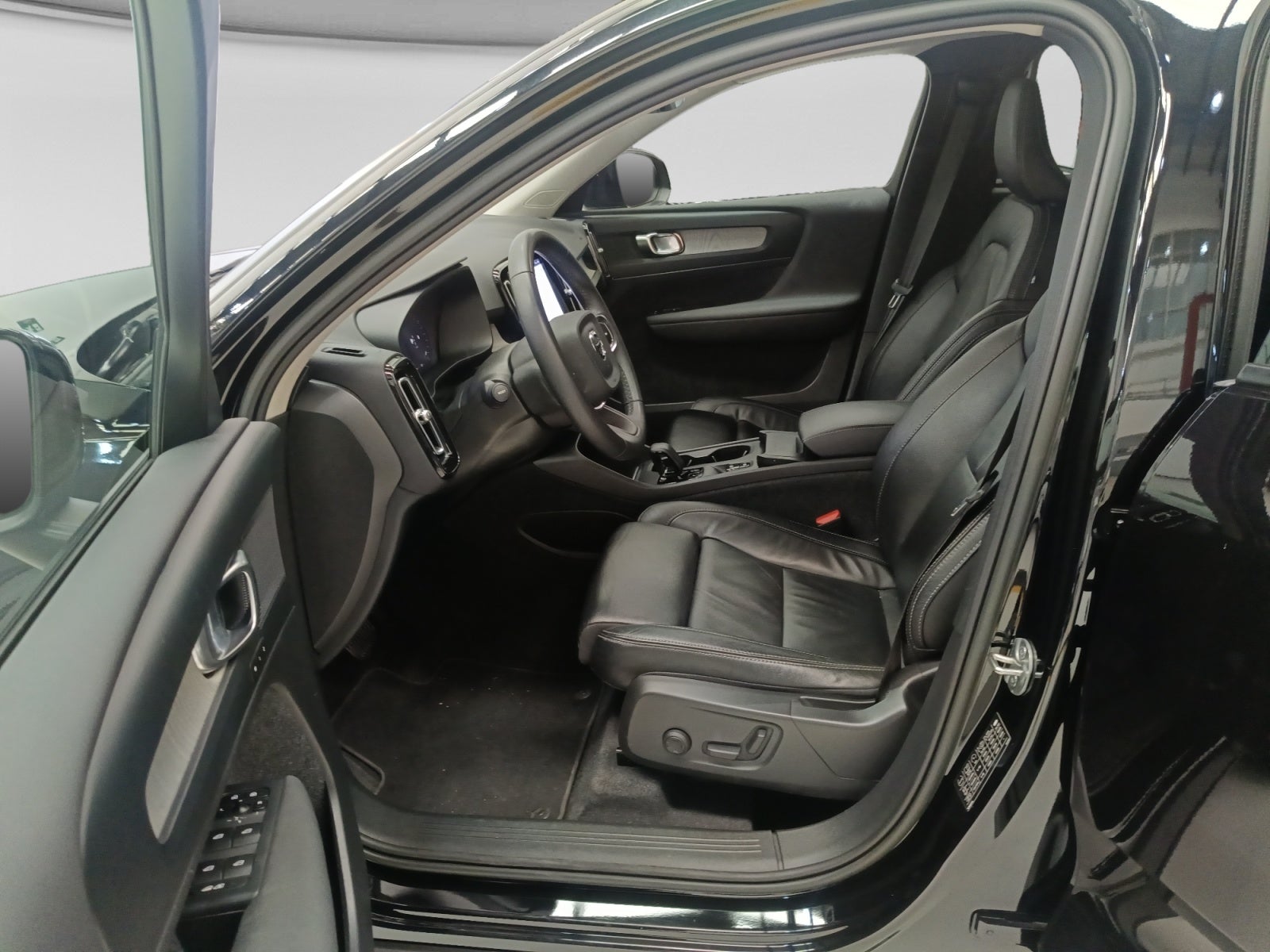 2023 Volvo XC40 PLUS B4 MILD HYBRID