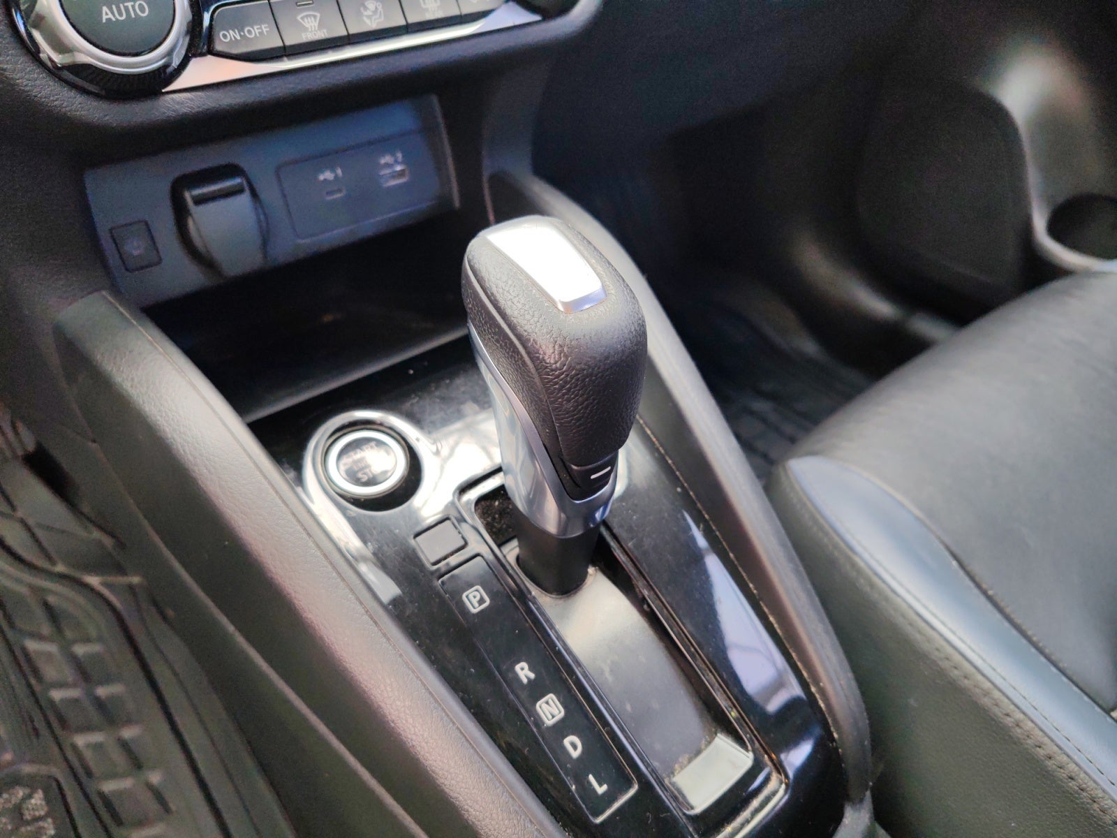 2023 Nissan VERSA EXCLUSIVE CVT 23