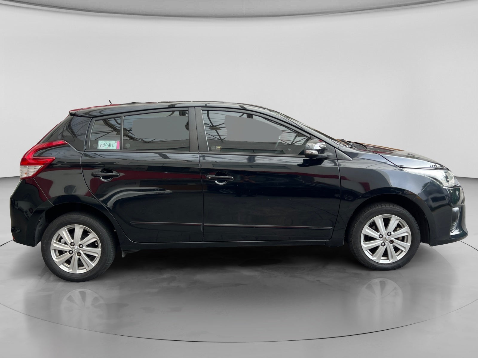 2017 Toyota YARIS YARIS 4 GASOLINA 5P