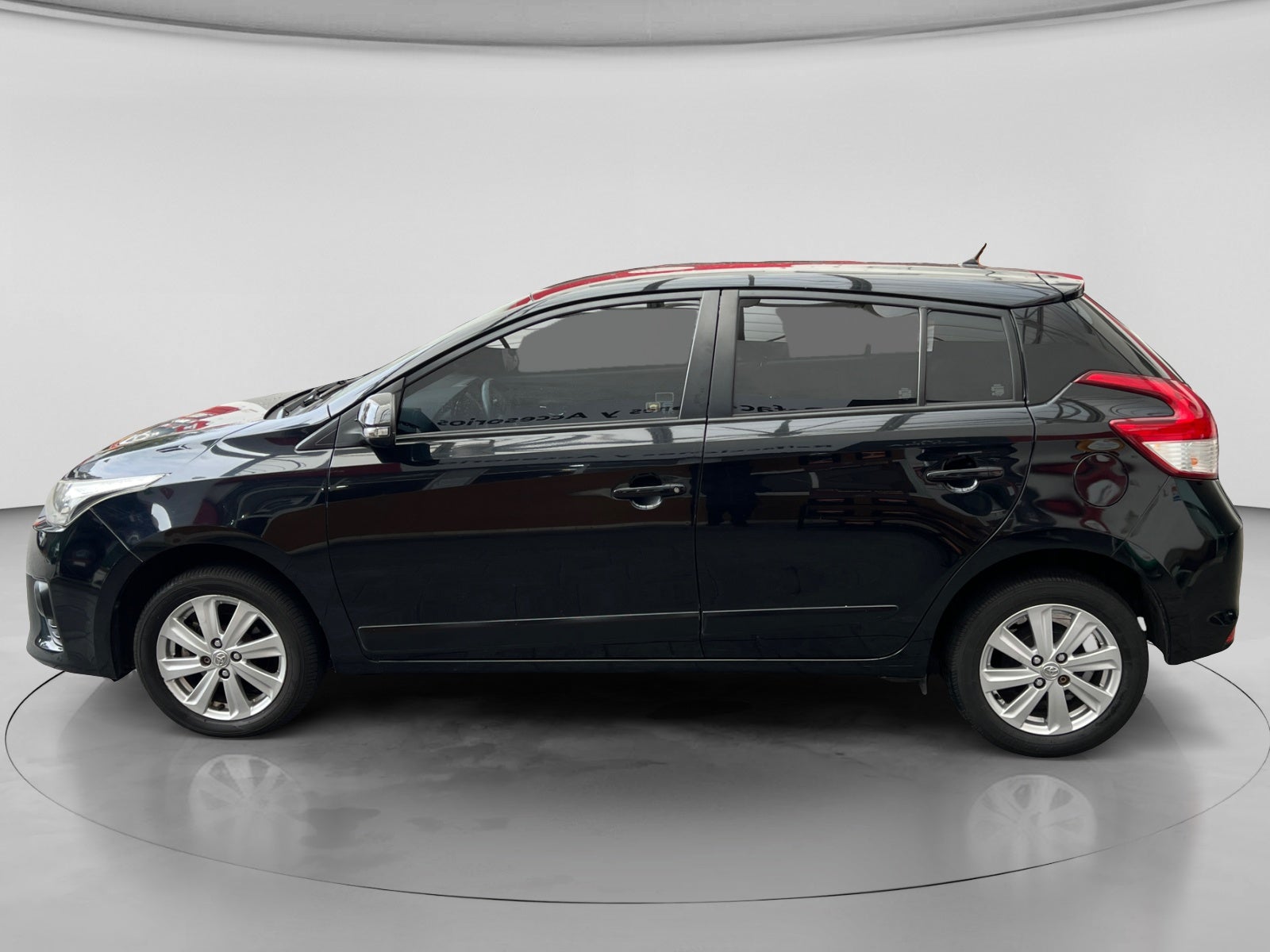2017 Toyota YARIS YARIS 4 GASOLINA 5P