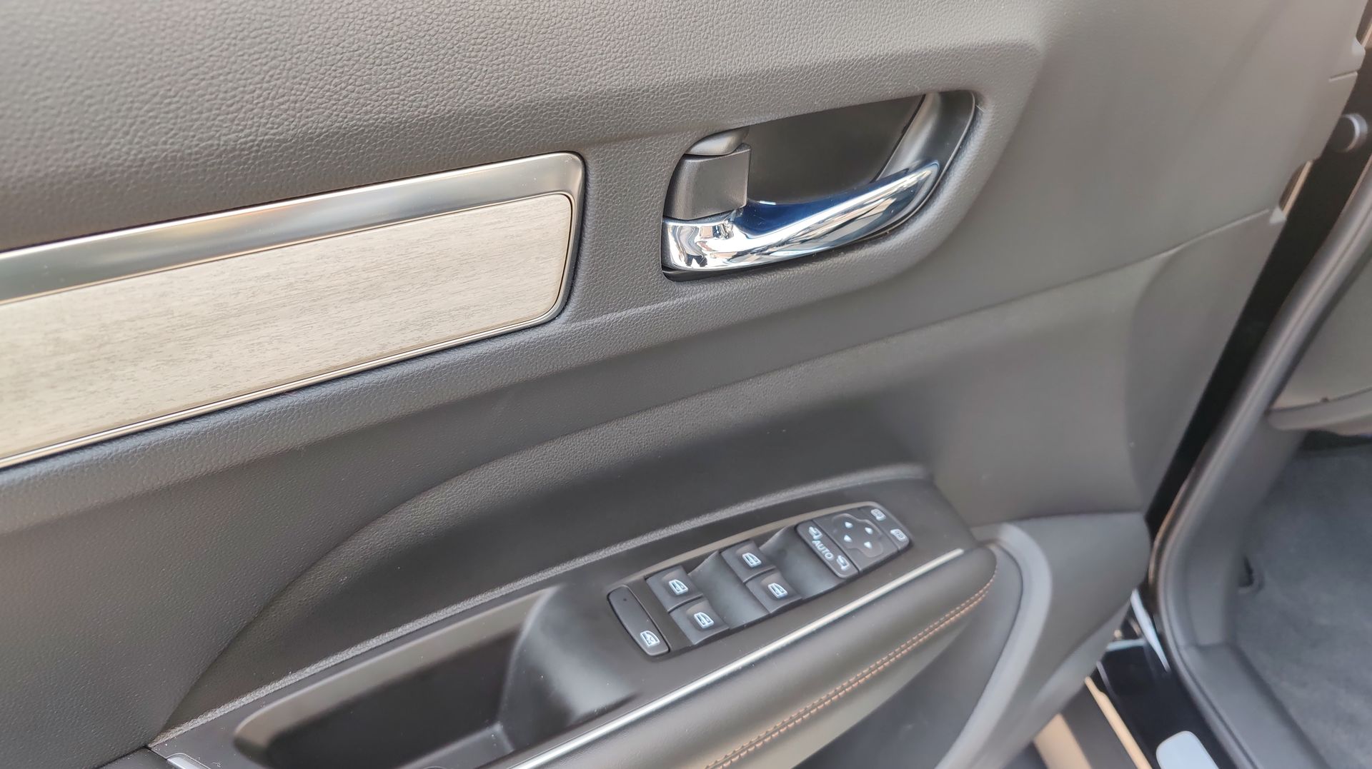 2024 RENAULT KOLEOS ICONIC