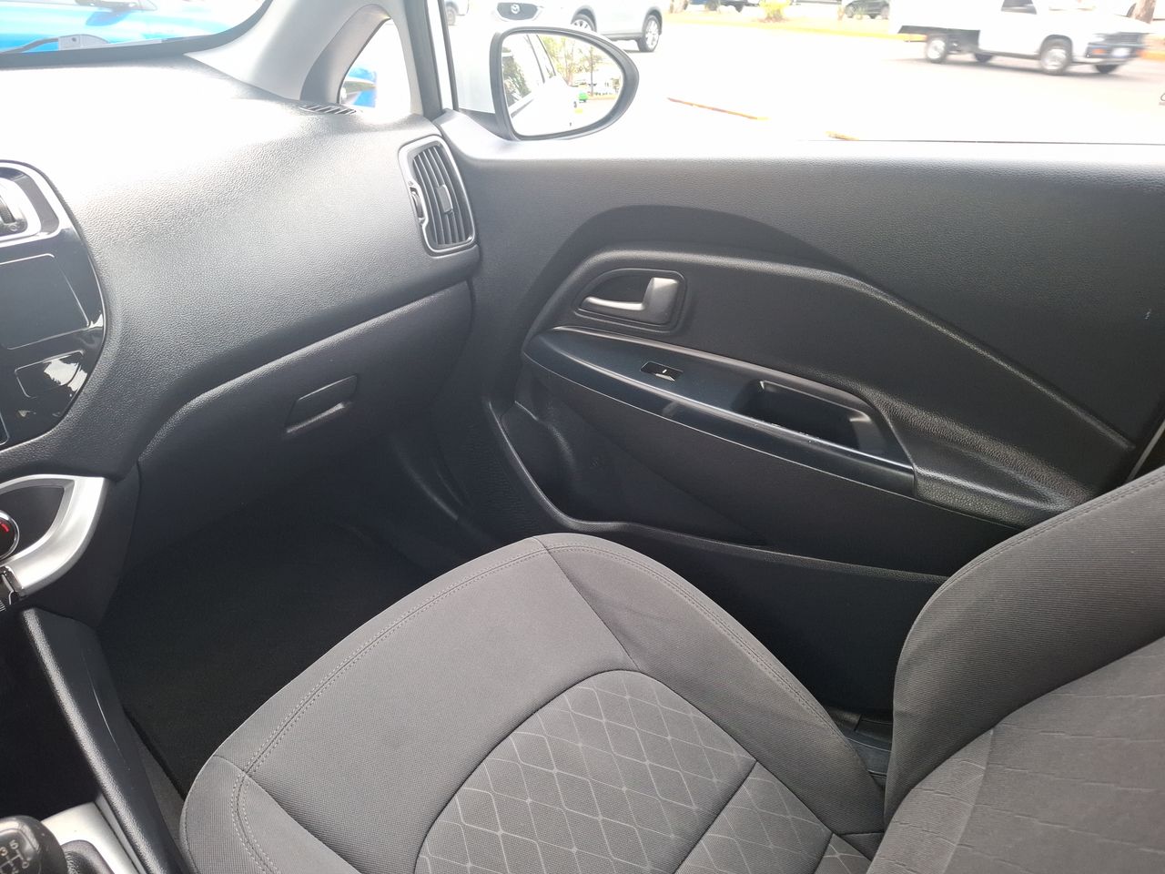 2017 Kia RIO EX HATCHBACK 1.6 MT