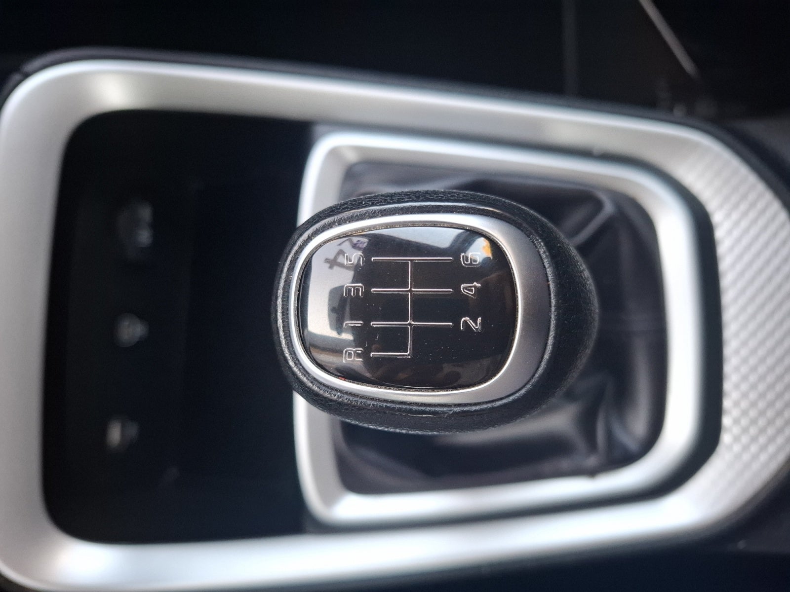 2024 Kia SONET LX MT