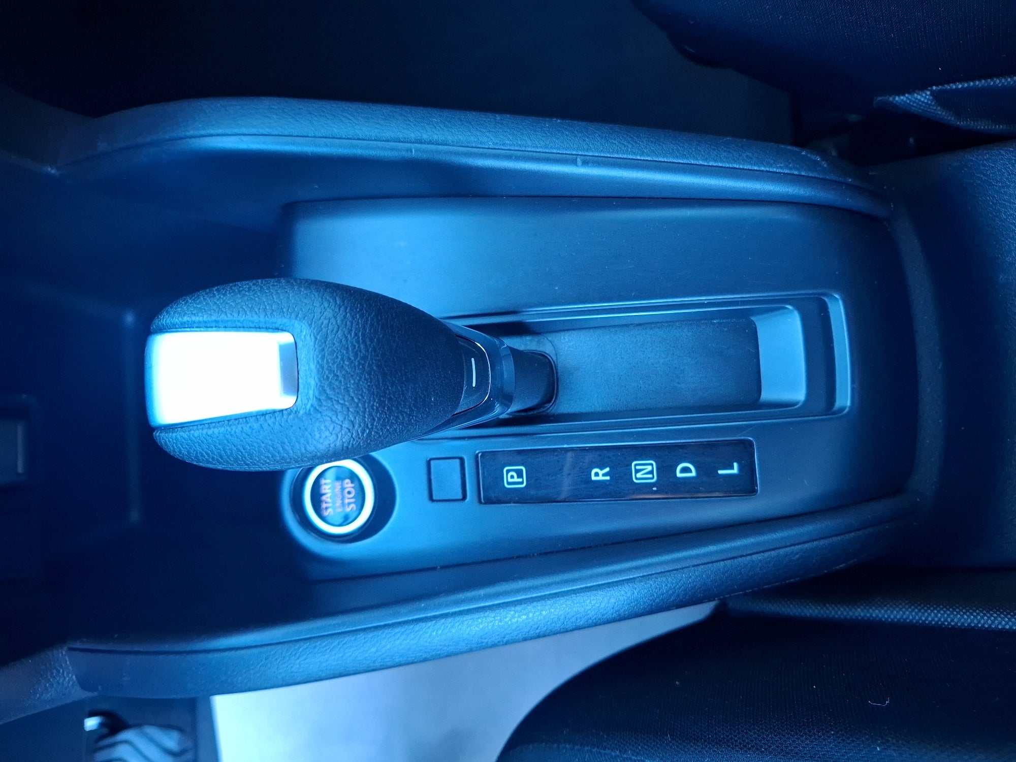 2024 Nissan KICKS PLAY ADVANCE 1.6 LTS CVT 24