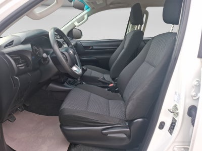 2023 Toyota HILUX D-CAB BASE