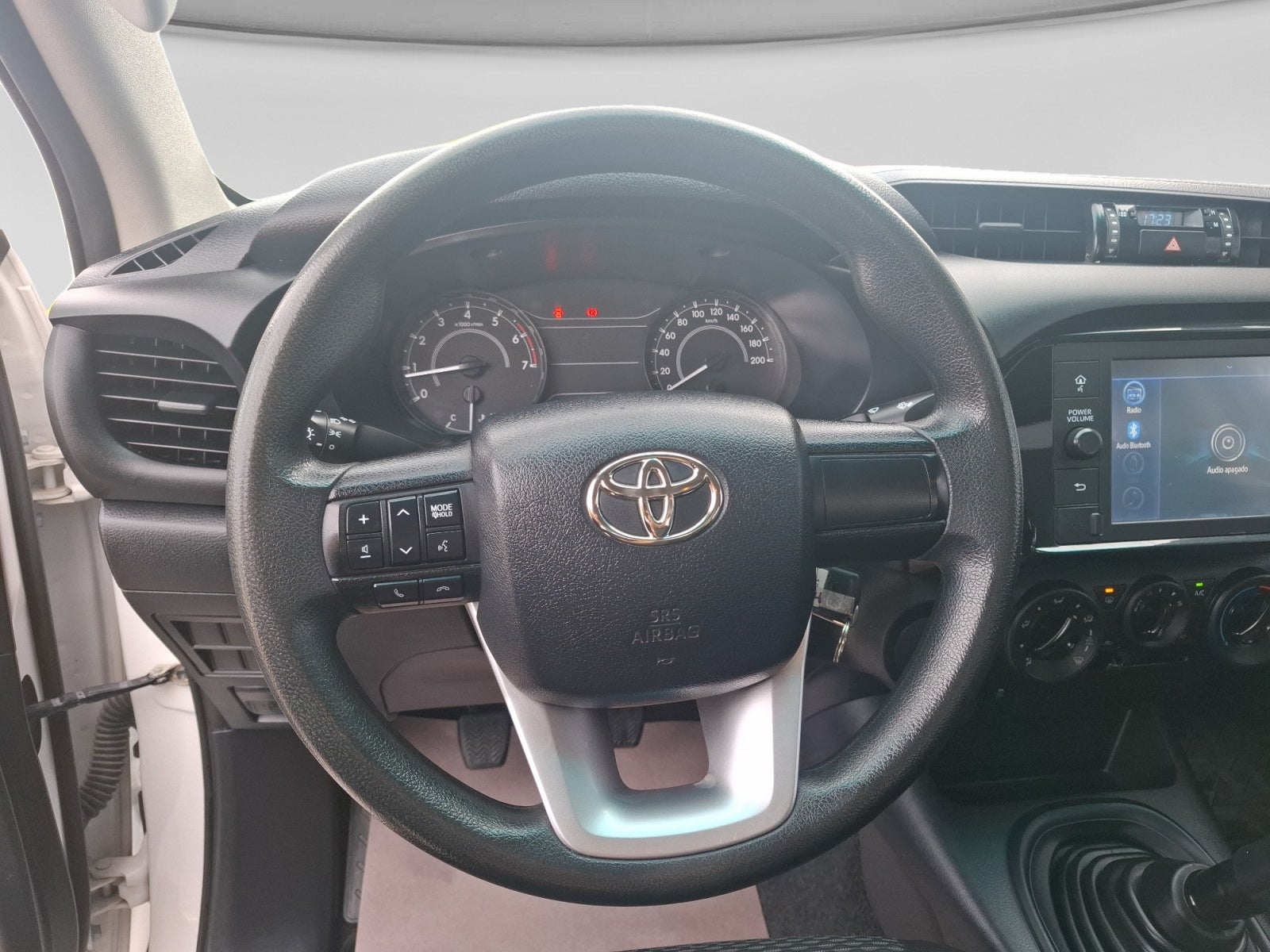 2023 Toyota HILUX D-CAB BASE