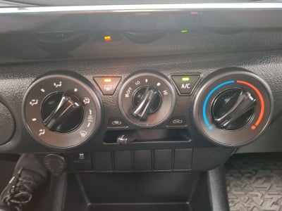 2023 Toyota HILUX D-CAB BASE
