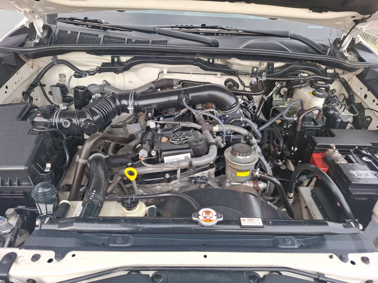 2023 Toyota HILUX D-CAB BASE
