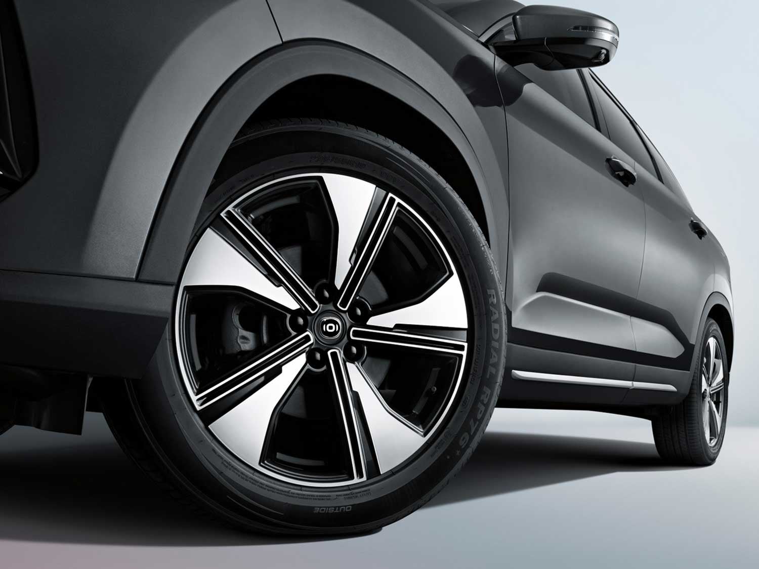 Exterior CS75
