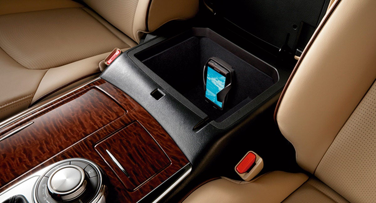 Nissan Armada Interior5