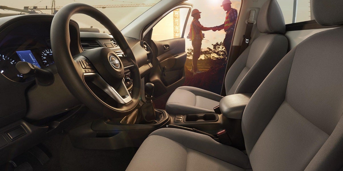 Nissan NP300 Exterior1