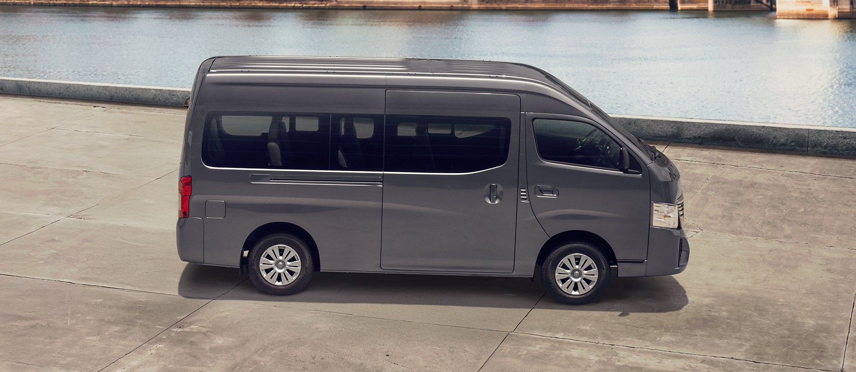 Nissan NV350 Exterior5